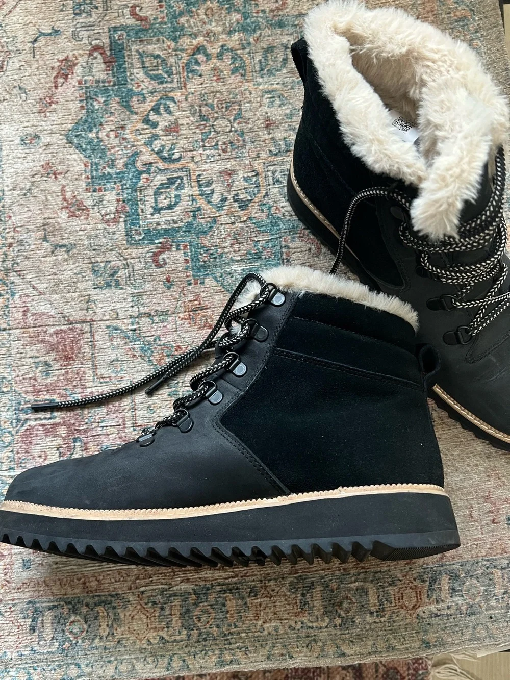 Toms Black Lace-Up Winter Boots with Cream Faux Fur Collar